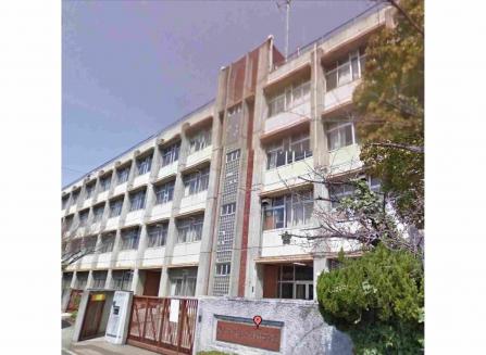 中学校　泉大津市立 小津中学校（中学校）まで1086m