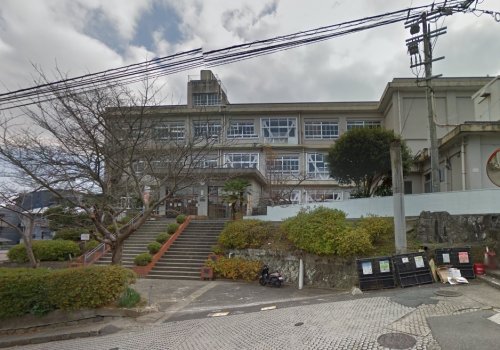 小学校　日見小学校（小学校）まで930m