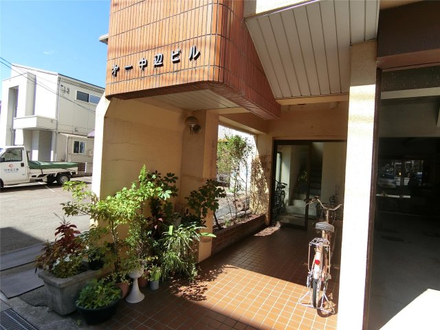 エントランス　建物入口です。