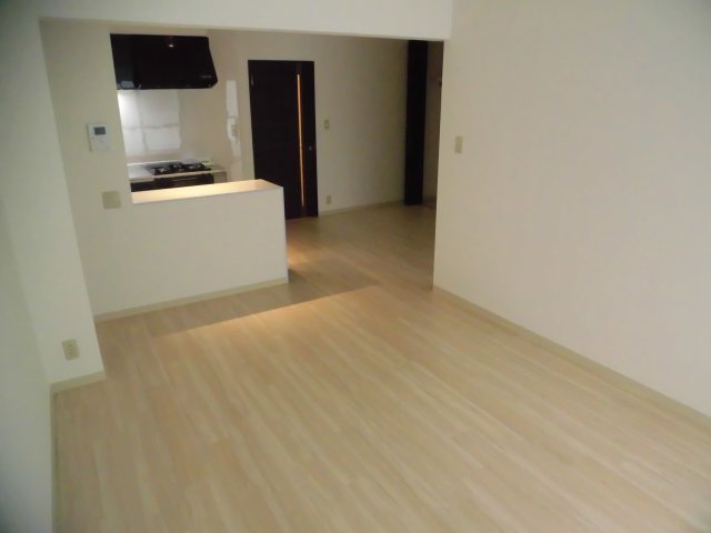 居室・リビング　角部屋住戸で過ごしやすく、おすすめです。