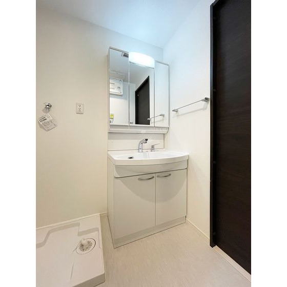 洗面設備　※同タイプ別部屋写真。現況優先※