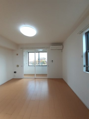 居室・リビング　使いやすい居間です
