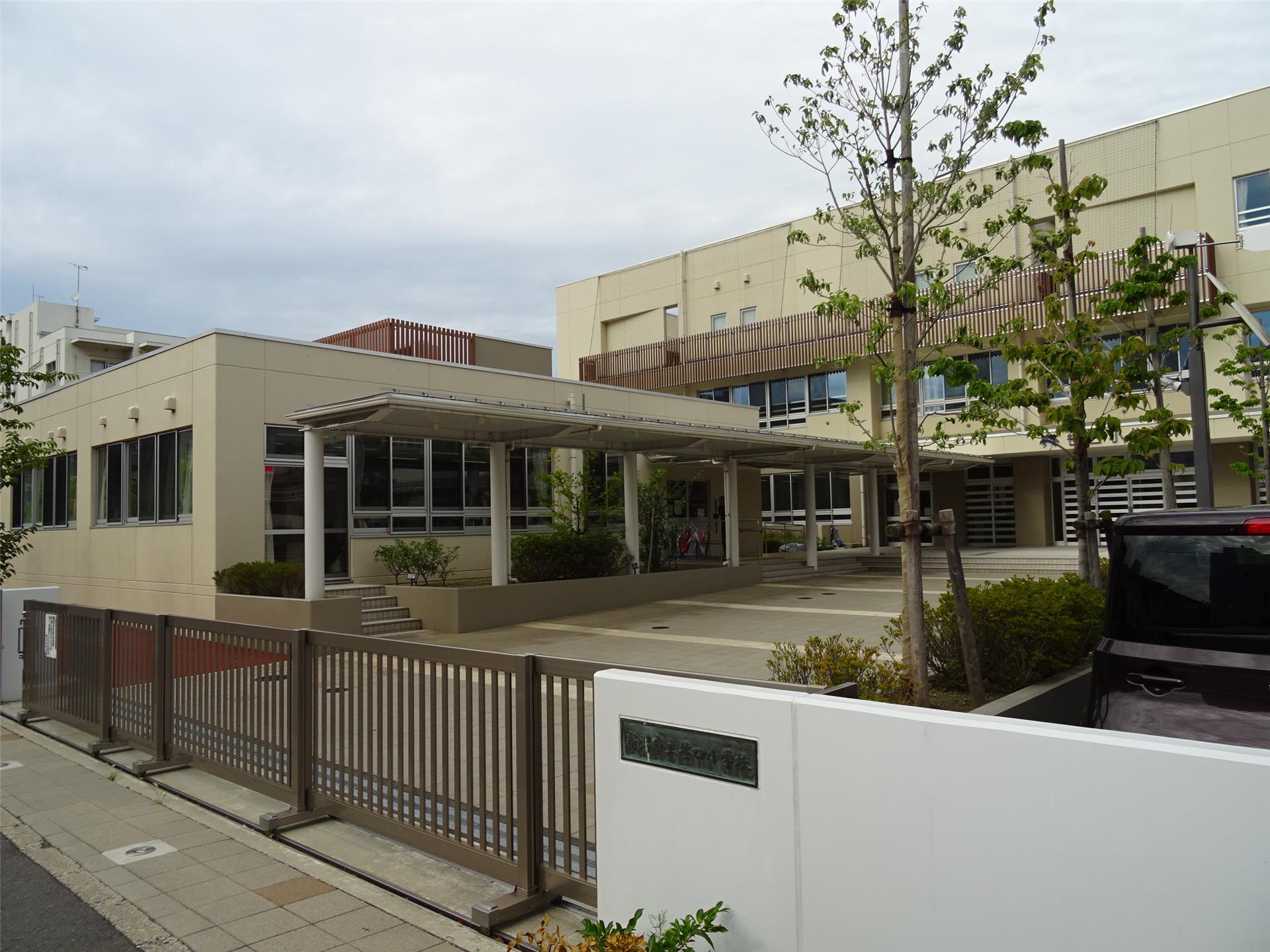 小学校　笹口小学校（小学校）まで702m