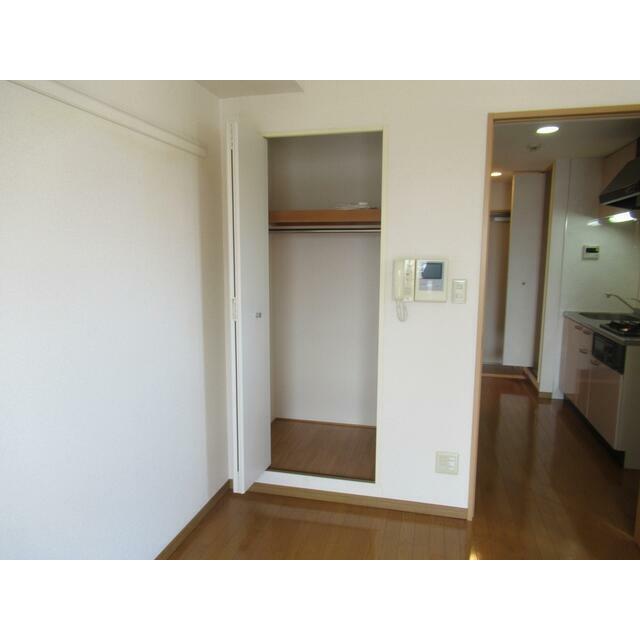 収納　同建物、別部屋の写真を使用しております。