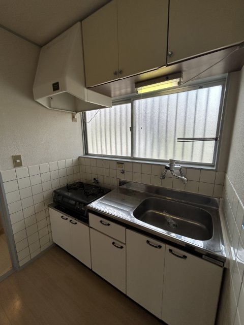 キッチン　※写真は１０１号室です
