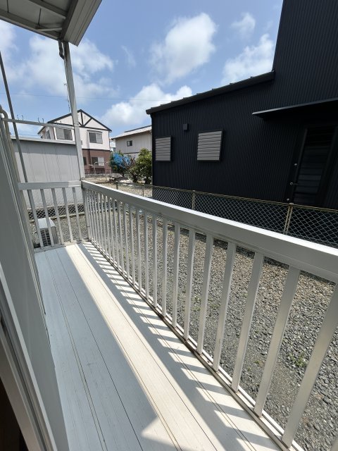 バルコニー　※写真は１０１号室です