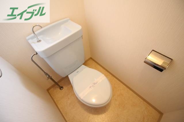 トイレ　同物件別部屋の写真です