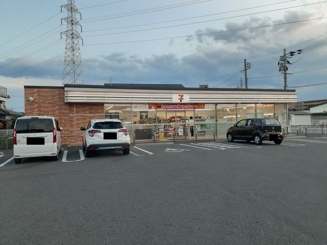 コンビニ　セブンイレブン 宇治槇島目川店（コンビニ）まで450m