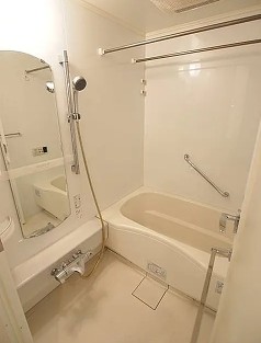 バス・シャワールーム　写真は同タイプ住居です。