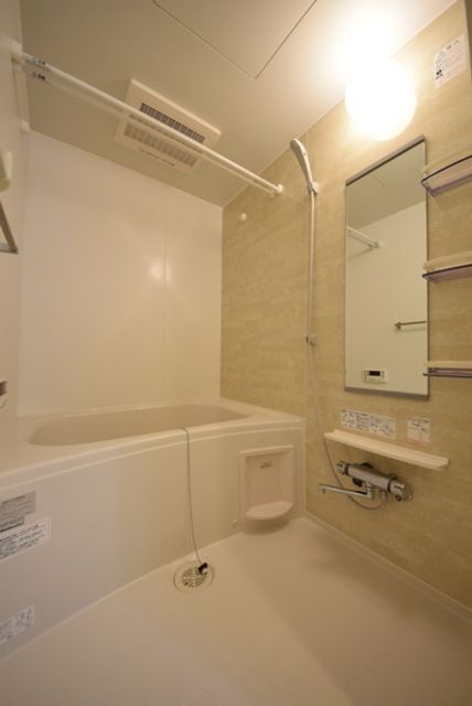 バス・シャワールーム　１Ｆ角部屋の写真です。