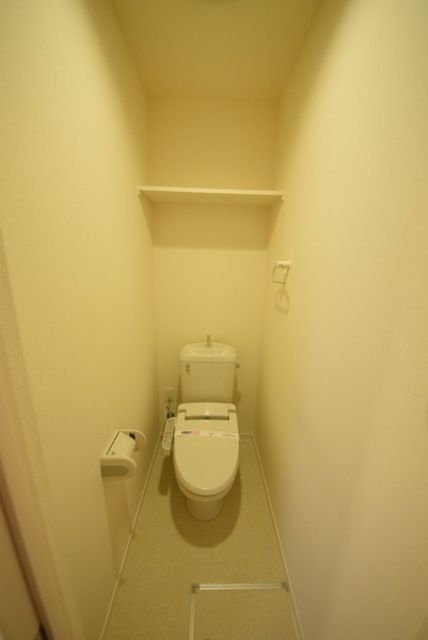 トイレ　１Ｆ角部屋の写真です。