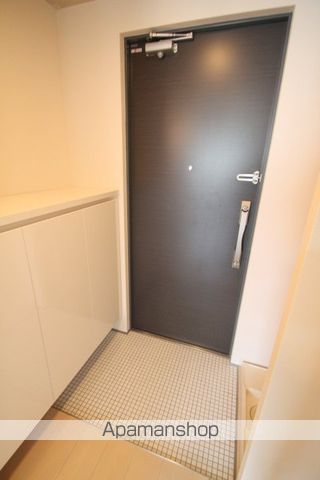 エステムコート大手前レシェンテの玄関写真