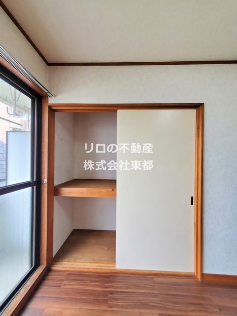 収納　押し入れタイプでたっぷり収納出来ます♪