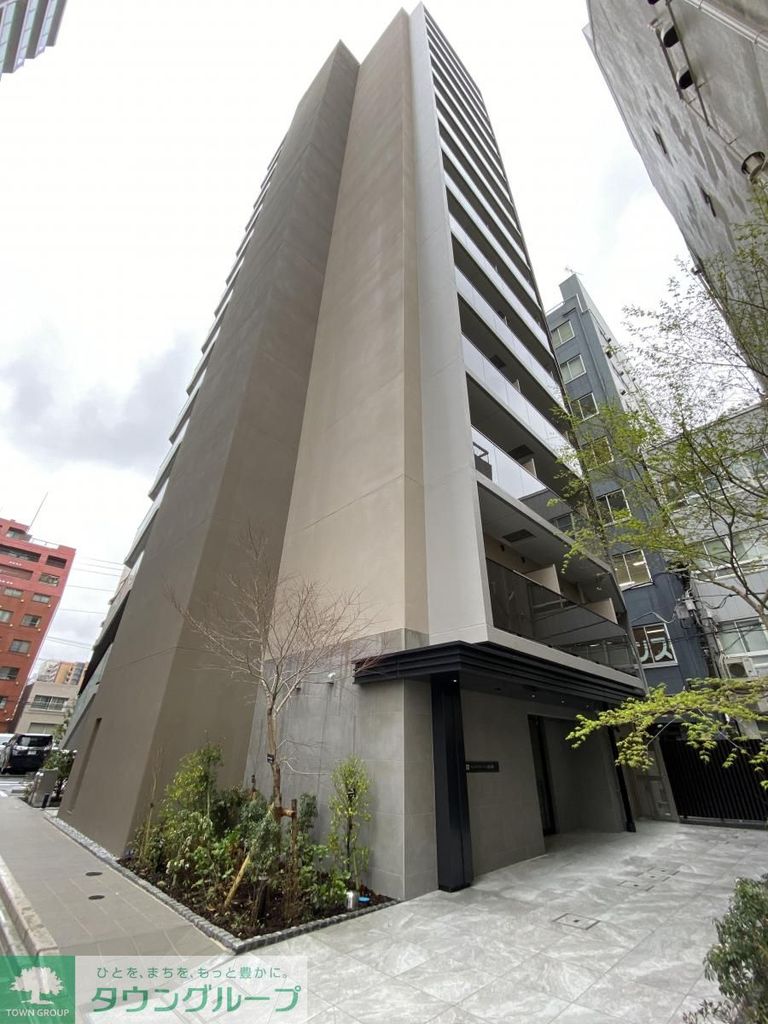 建物外観　駐車場