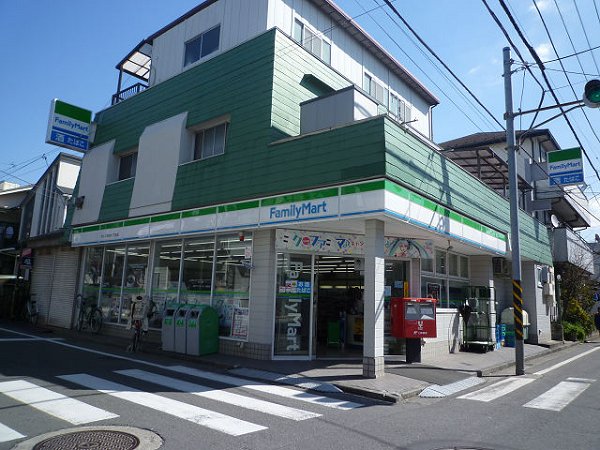 コンビニ　ファミリーマート（コンビニ）まで397m