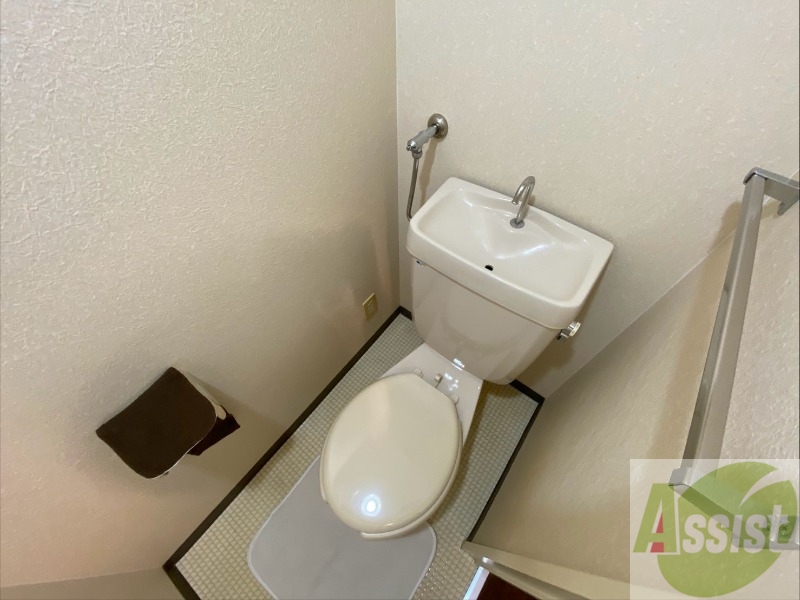 トイレ　こちらはトイレです。清潔感があり、安心して使用できます。