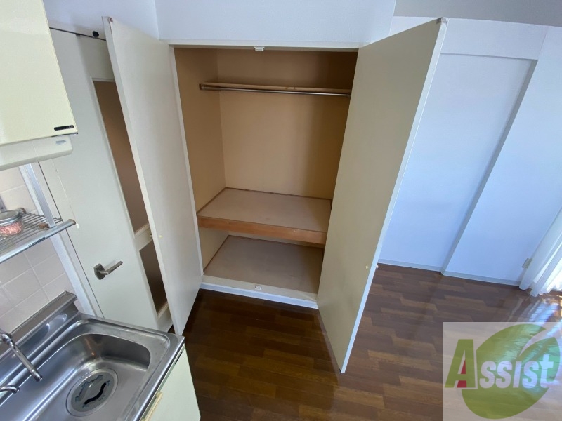収納　寝室の収納です。部屋がすっきり片付きます。