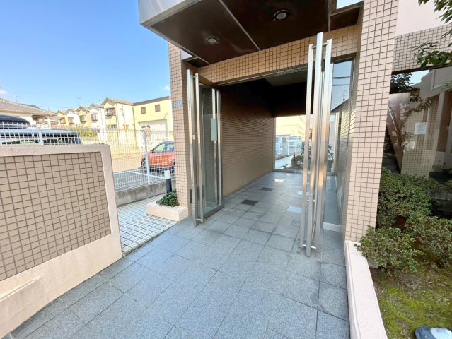 エントランス　綺麗なエントランスです。