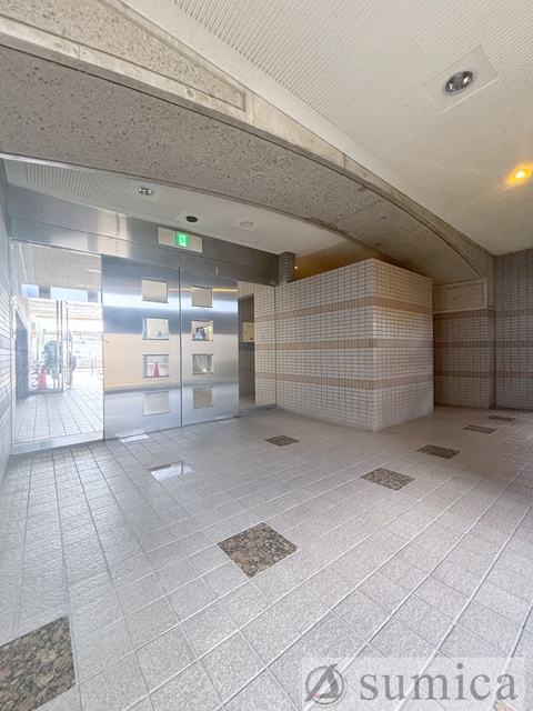 ロビー　明るいエントランスであなたのお帰りをお待ちします＾＾