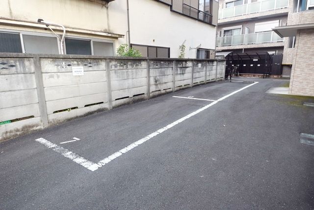 駐車場　★お問い合わせはタウンハウジングまで★