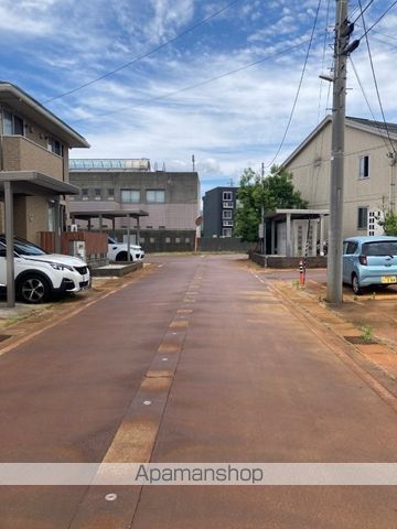 その他　前面道路（その他）まで0m