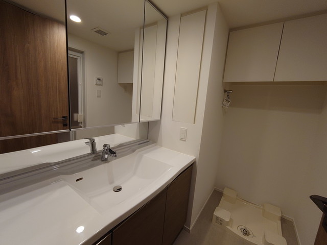 洗面設備　※写真は同タイプ住戸です。