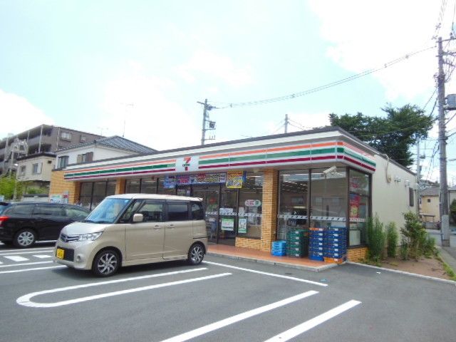 コンビニ　セブンイレブン八王子散田1丁目店（コンビニ）まで281m