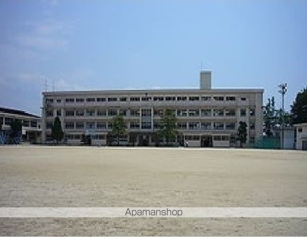 中学校　祇園中学校（中学校）まで650m