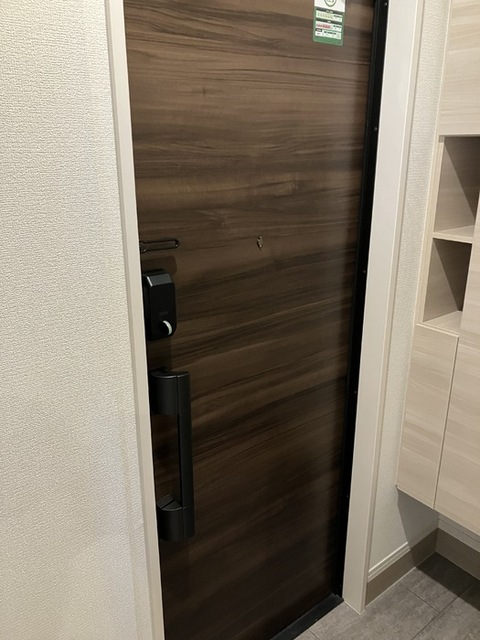 玄関　１０２　玄関