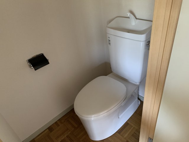 トイレ　バストイレ別です♪