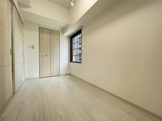 その他部屋・スペース　広くて明るい寝室
