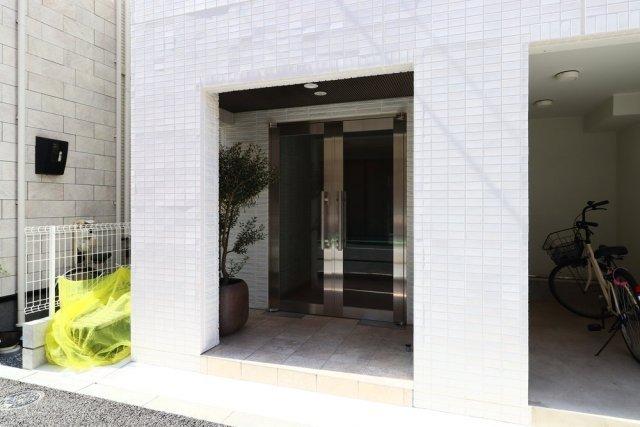 エントランス　建物の内部です