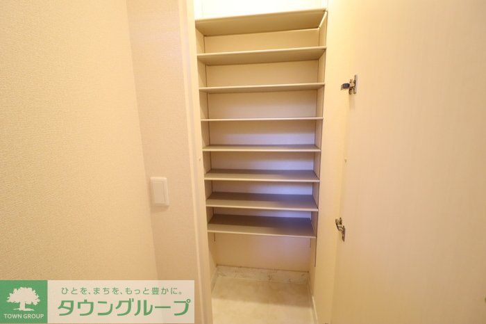 玄関　お問合せはタウンハウジングまで！※現地待合わせ相談可能