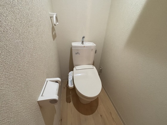 トイレ　※別部屋の写真です