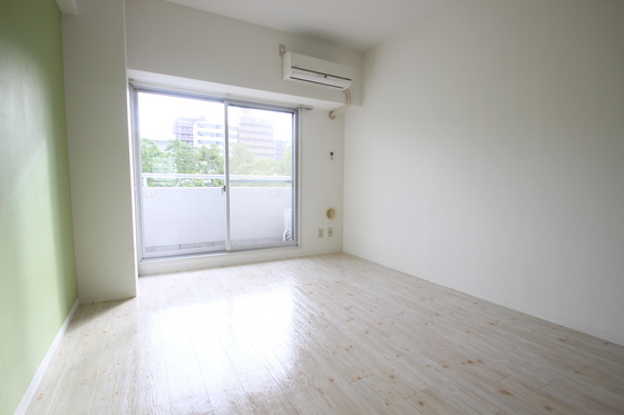 居室・リビング　※別部屋の写真です
