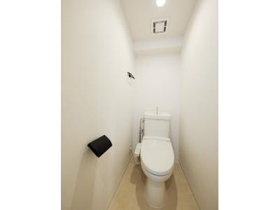 東京メトロ日比谷線 神谷町駅 徒歩7分 20階建 築33年のトイレ写真