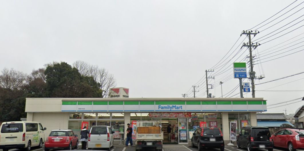 コンビニ　ファミリーマート 関宿中央店（コンビニ）まで989m