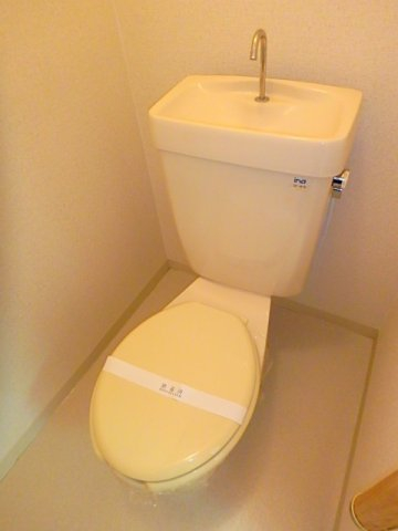 シャトルIIのトイレ写真