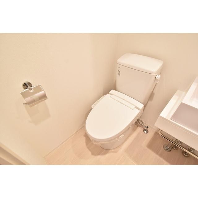アドバンス新大阪ラシュレのトイレ写真