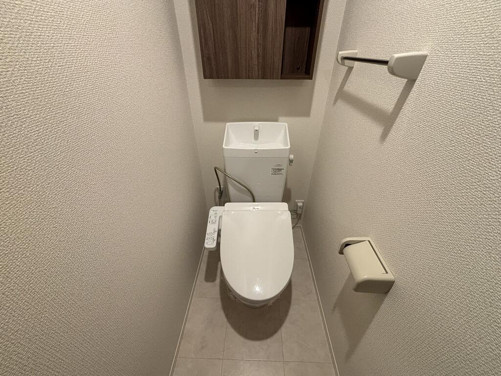仙台市地下鉄東西線 大町西公園駅 徒歩10分 3階建 築2年のトイレ写真