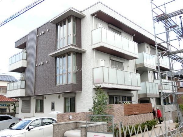 シャーメゾン 信の外観写真