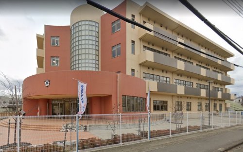 小学校　和歌山市立伏虎義務教育学校（小学校）まで595m