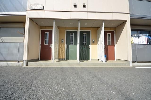 エントランス　☆２Ｆは内階段タイプです☆