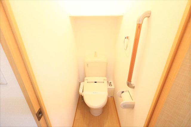 レオパレスレグルスのトイレ写真