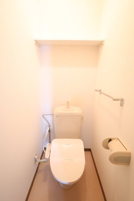 ＪＲ可部線 河戸帆待川駅 徒歩6分 3階建 築29年のトイレ写真