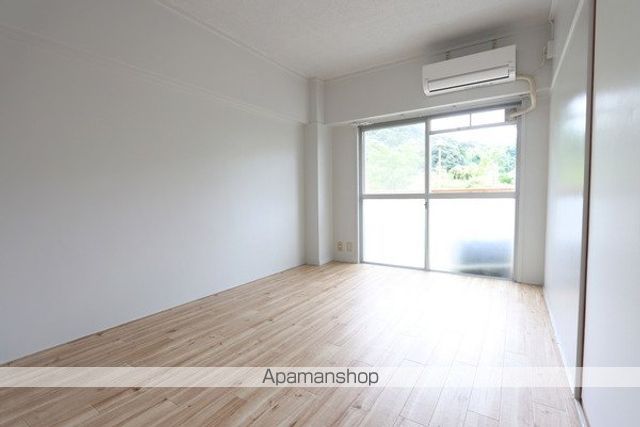 ビレッジハウス広田1号棟の居間写真