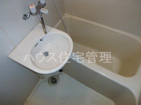 ＪＲ東海道本線 摂津富田駅 徒歩9分 3階建 築32年の風呂写真