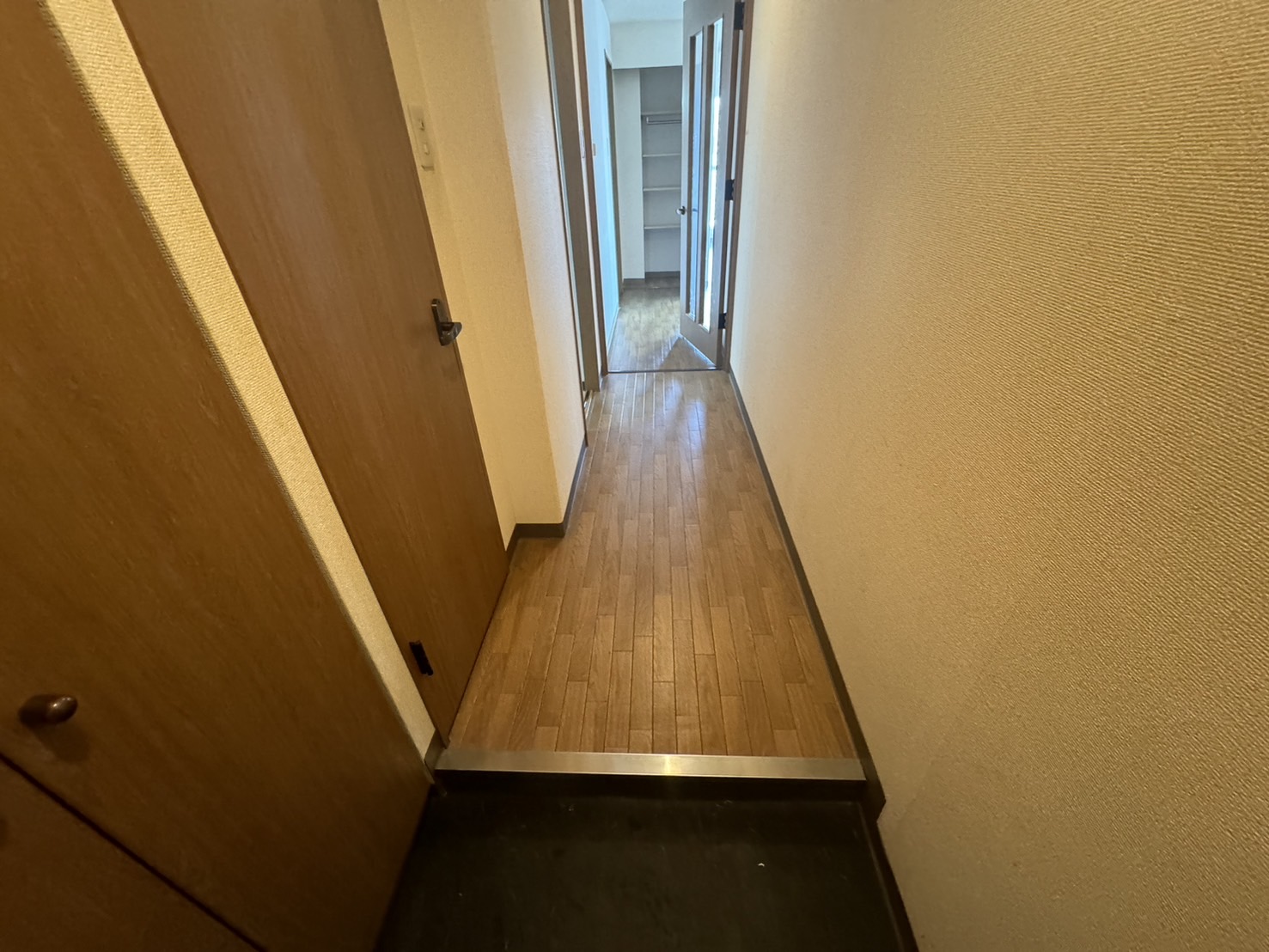 玄関　同タイプ内観です