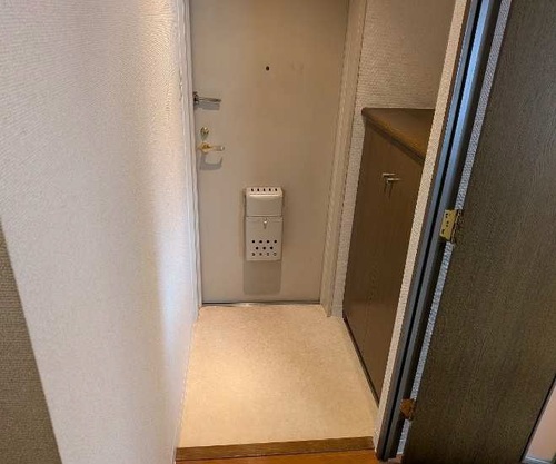 玄関　玄関　※前回募集時2026年08月の写真