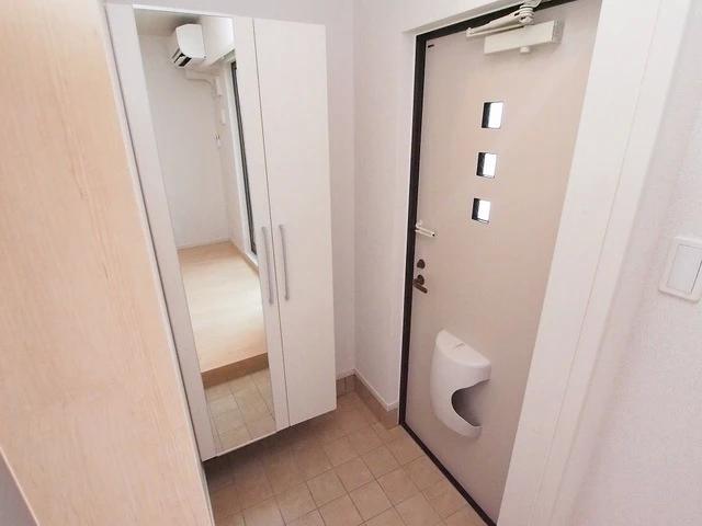ミリュー カトレアAの玄関写真